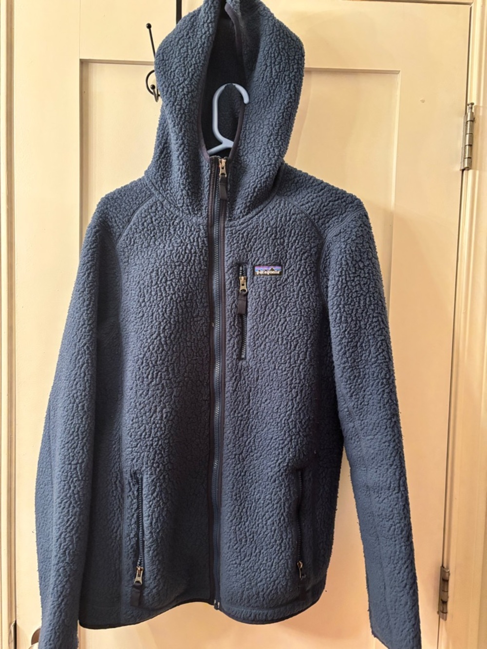 Patagonia women’s Navy Retro Pile Fleece Jacket